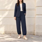Moteriškas švarkas be atvartų su viena saga – CLE01-B1660 – derinys