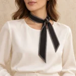 Šilko/viskozės šalikėlis SAMANTHA – ant modelio